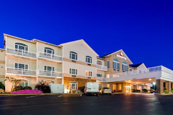Best Western Plus Dutch Haus Inn & Suite (Eureka)